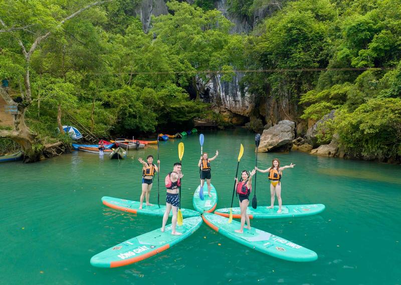 Kayaking 4.5km at Phong Nha Cave (4)